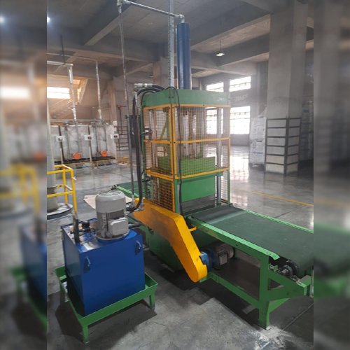 Hydraulic bale cutter